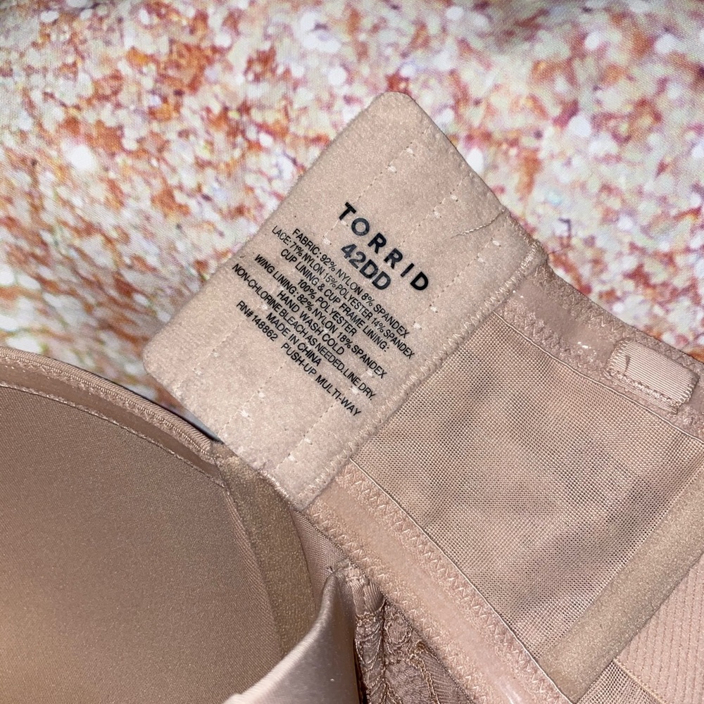 TORRID NUDE 42 DD strapless lace bra